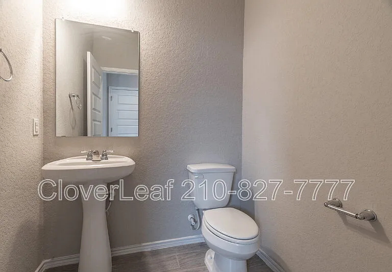 255 Kinsley Way — Photo 7