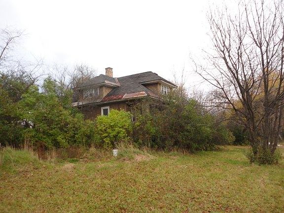 3rd image of 600 S North Lake Dr