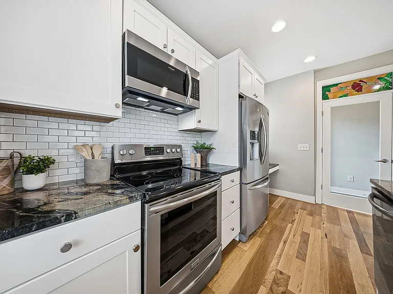 567 Lathrop St — Photo 15