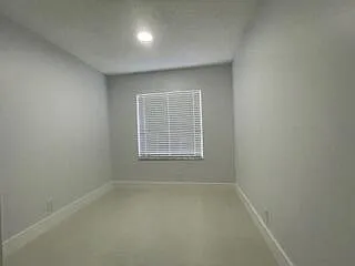 1630 Zenith Way — Photo 5