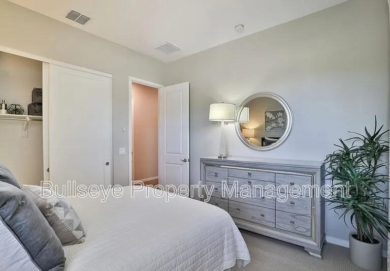 2152 N 141st Ave — Photo 24