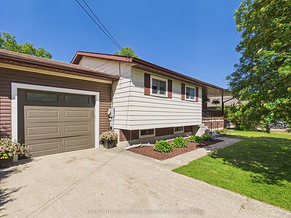 3rd image of 336 Lansdowne St