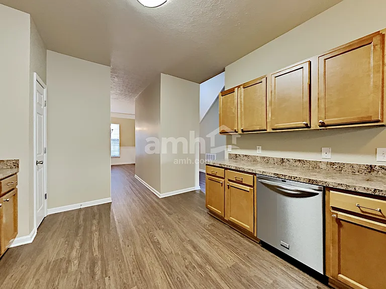 128 McKain Xing — Photo 3