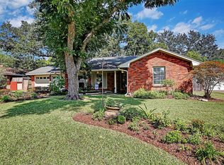 9518 Winsome Ln, Houston, TX 77063