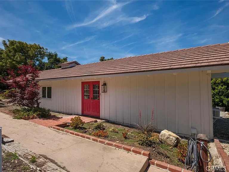 58 Eastfield Dr — Photo 40