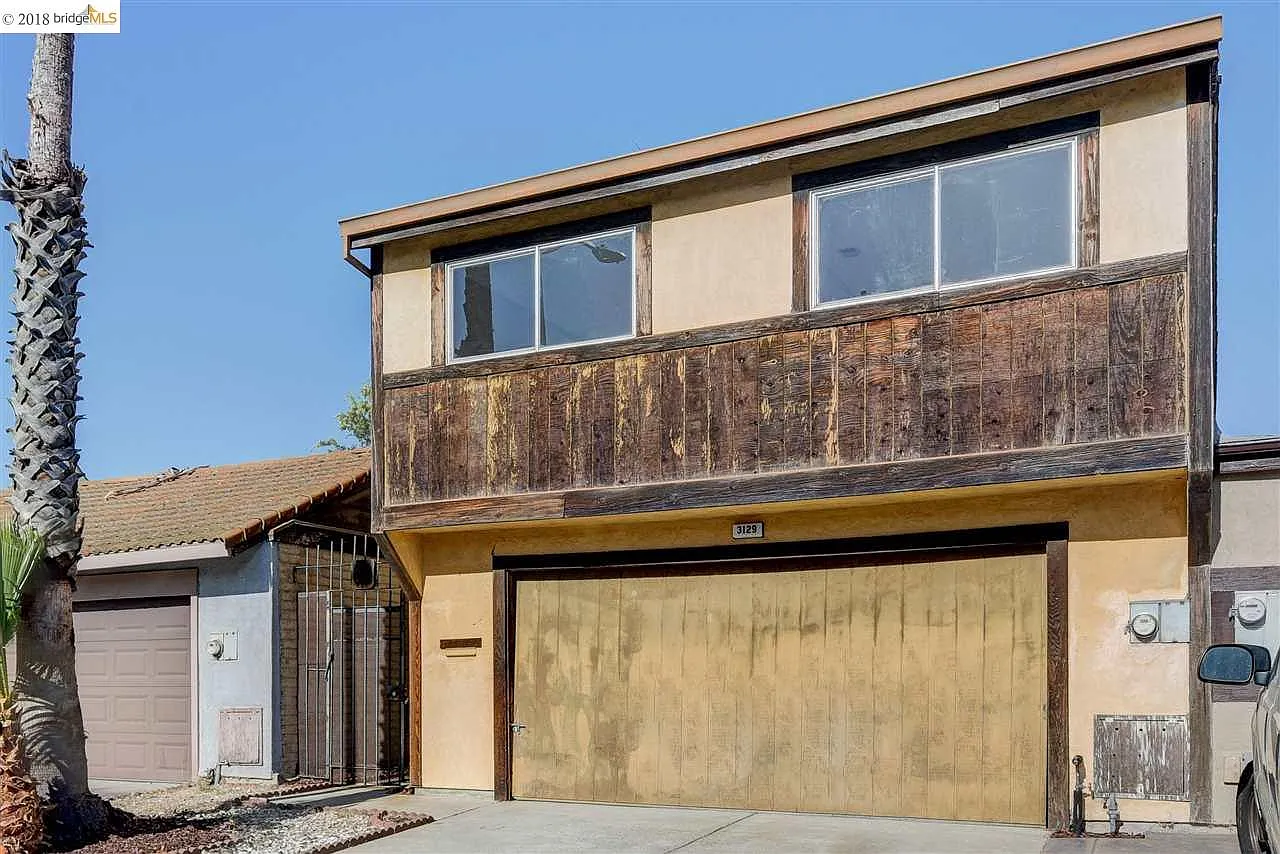 3129 Persimmon St photo 1