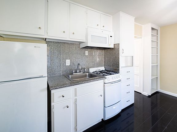 4th image of 1911 Church St APT 4