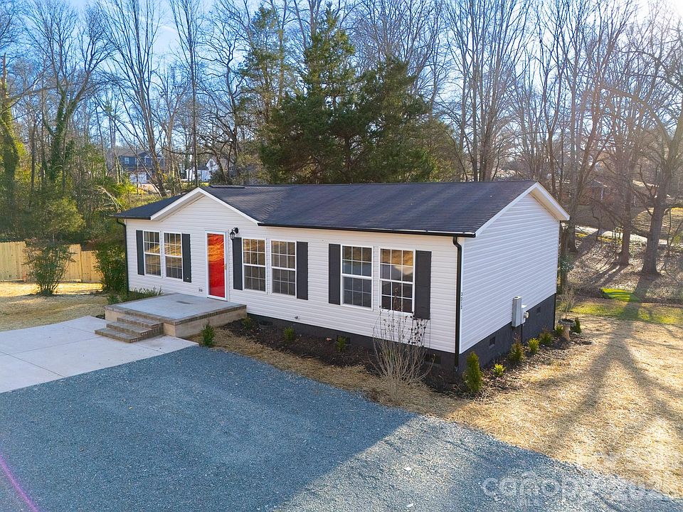 1st image of 3313 Weeping Willow Dr NW