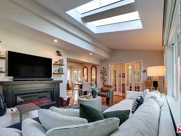 8326 Ridpath Dr — Photo 21