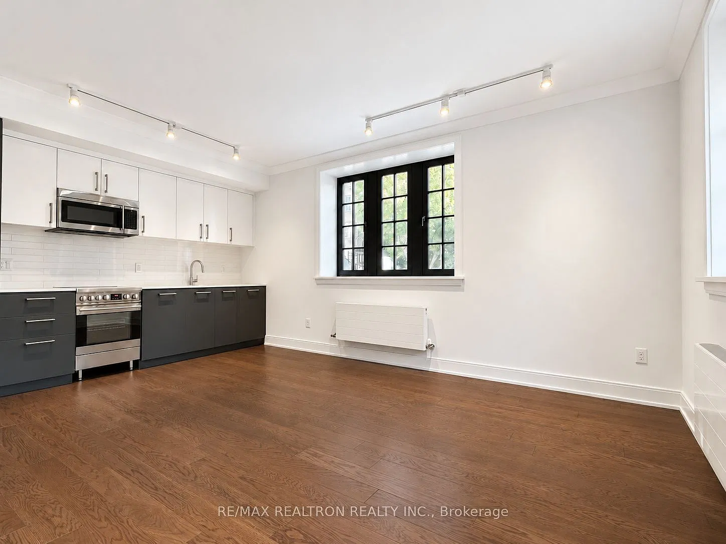 1 bed, $3,295 — Photo 1