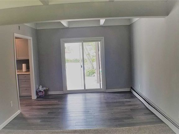 5th image of 40 Nadine Ln