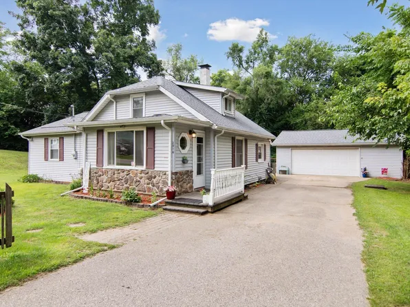 2916 McGillivray St, Jackson, MI 49203