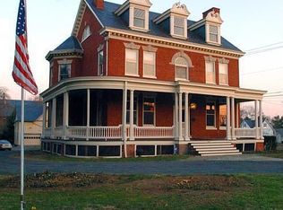 402 Manor Ave, Millersville, PA 17551