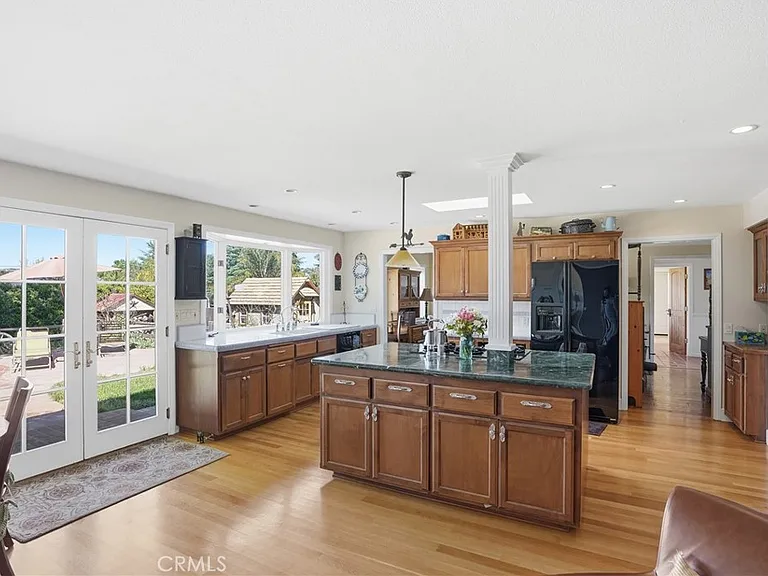 2611 Janin Way — Photo 16