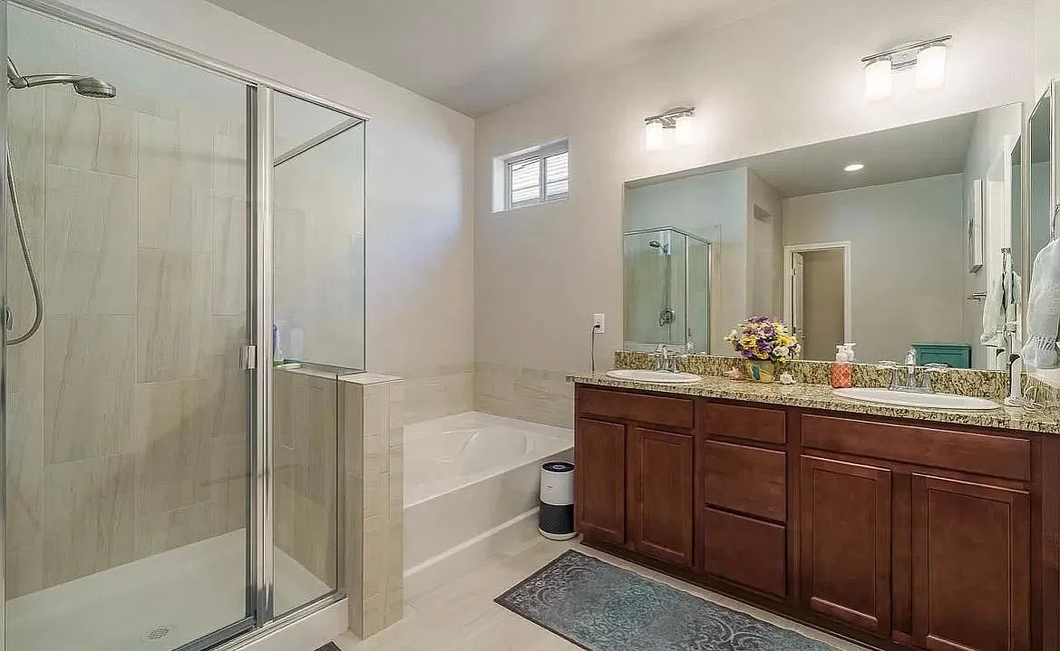 3 bed, 1997 sqft, $2,800 — Photo 4