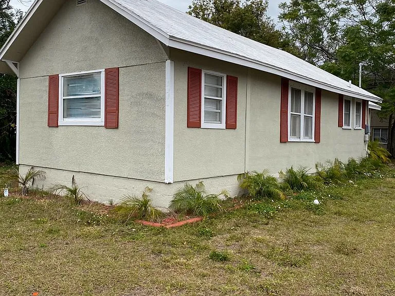1144 Howard St — Photo 1