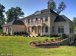 1063 Autumn Mist Ln, Great Falls, VA 22066