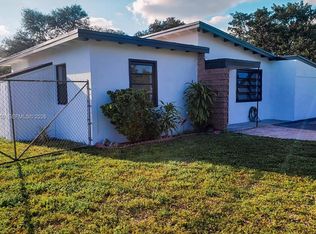 16 Allen Rd, West Park, FL 33023