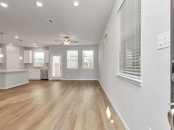 2nd image of 1526 Parkland Oak Dr