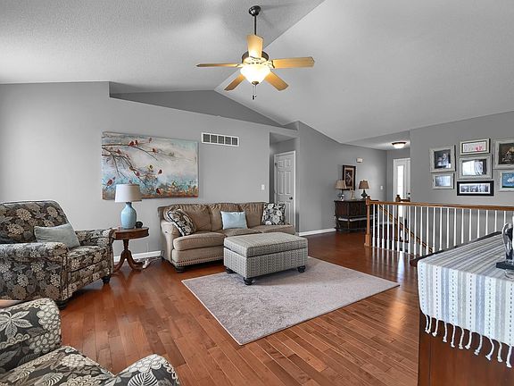 5th image of 204 Ashford Dr