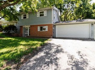 417 Valleyview Dr, East Alton, IL