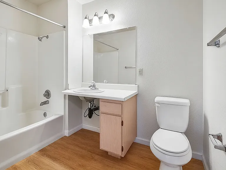 351 N Kirby St #2 — Photo 5