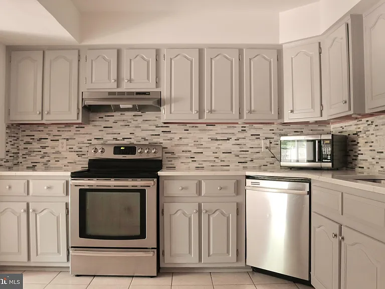 102 Hazelwood Ln — Photo 9