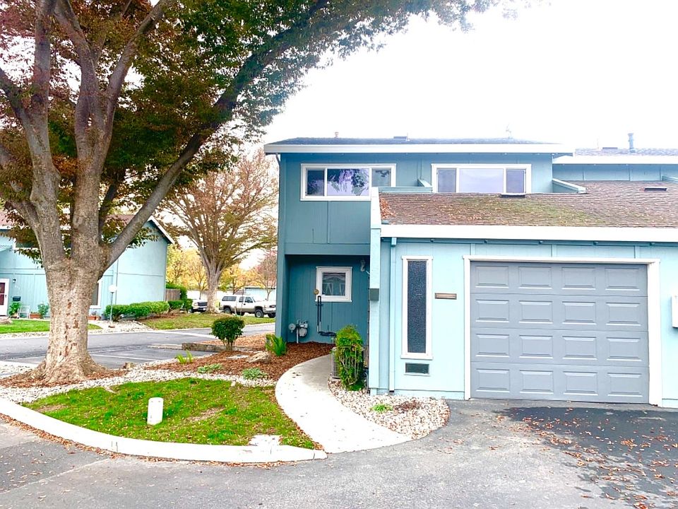 1st image of 676 Knollwood Dr