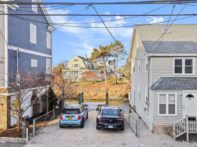 2149 Fairfield Beach Rd — Photo 9
