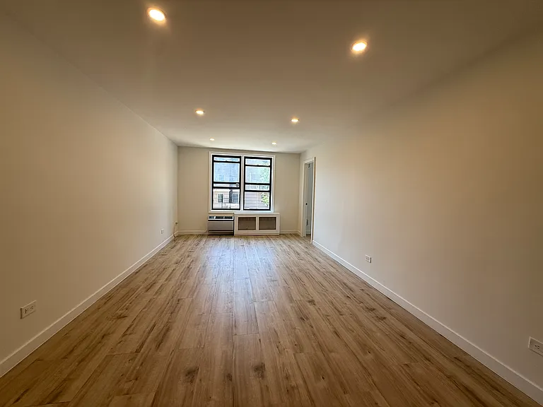 2800 Coyle St #4 — Photo 4