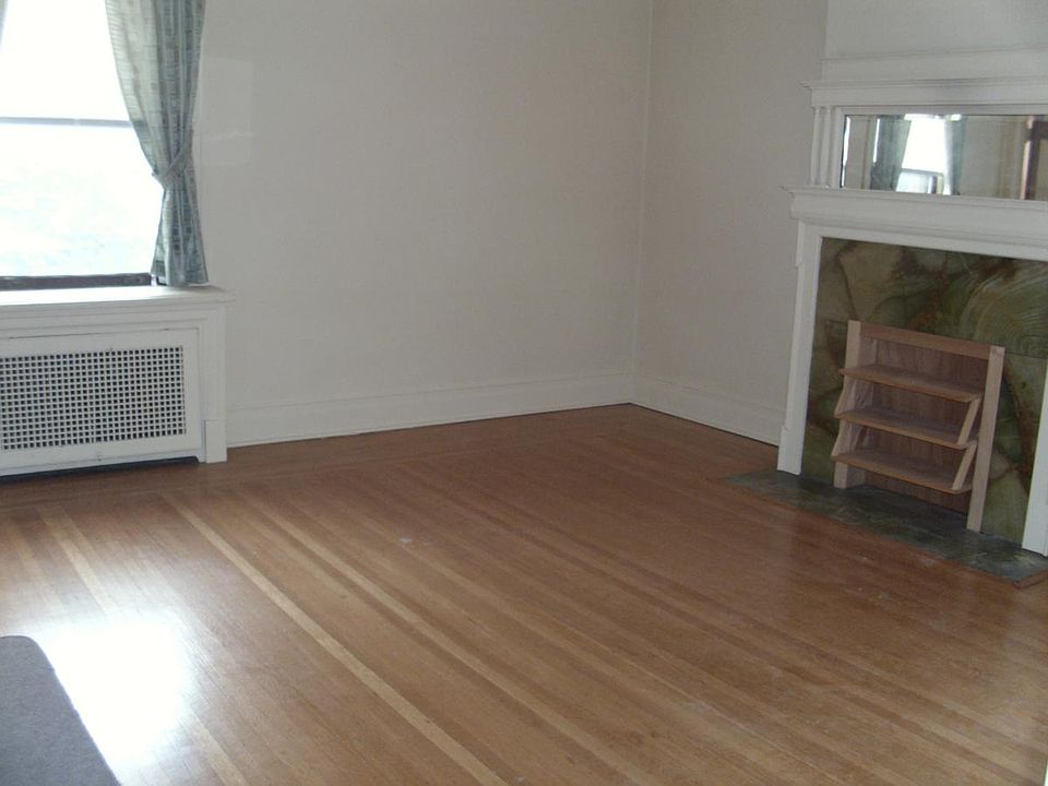 Building Photo 3