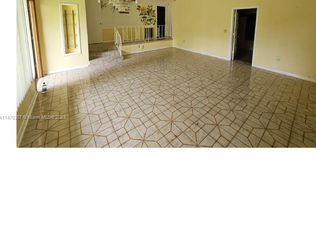 17320 NE 13th Ave, Miami, FL 33162