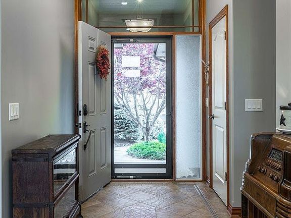 5th image of 11010 S 172nd St