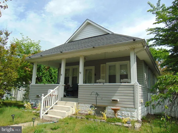 223 Lakehurst Ave, National Park, NJ 08063