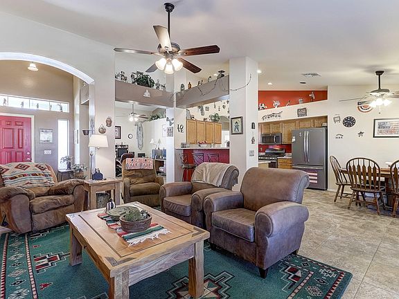 Greatroom to Kitchen