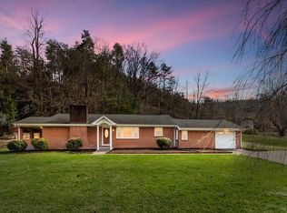 1961 Wolf Creek Rd, Narrows, VA 24124