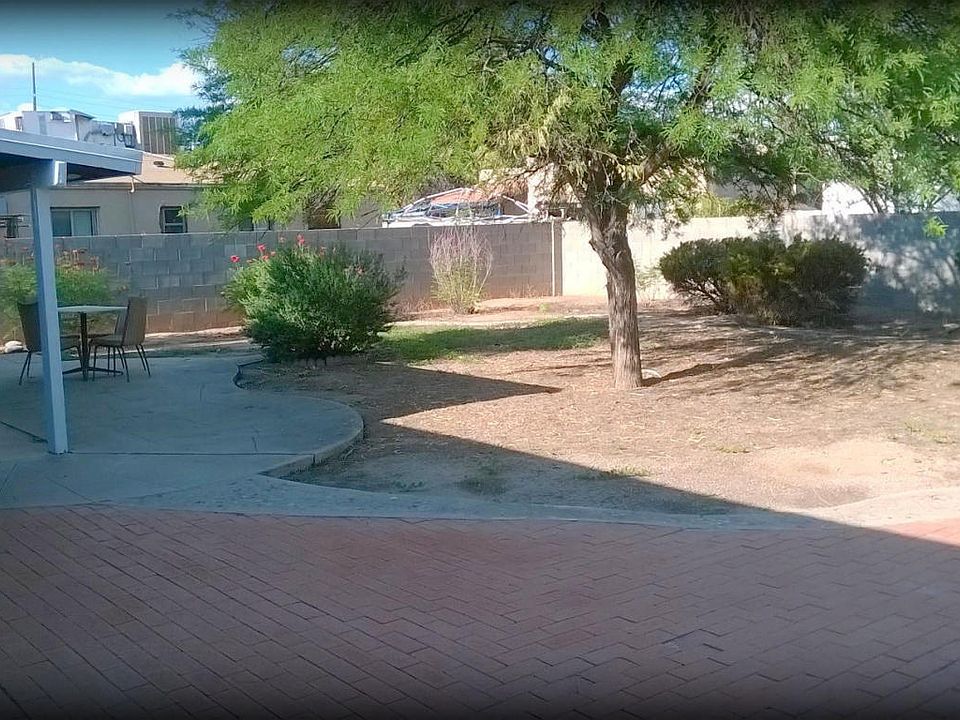 1st image of 2328 N Chrysler Dr