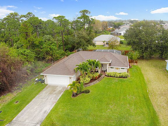 3rd image of 343 SW Columbus Dr