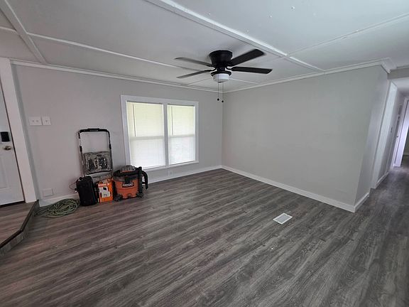 4th image of 824 Huron Dr