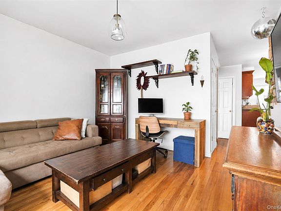 4th image of 2310 21st Avenue