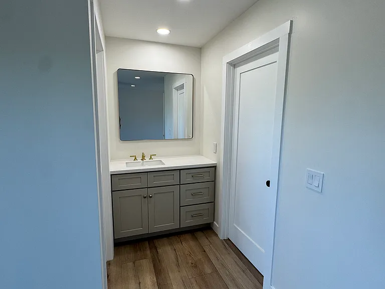 8 N Madrid Ave — Photo 10