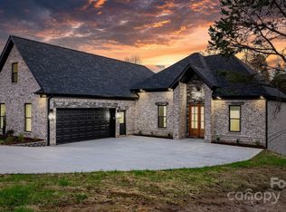 44 Linkside Ln, Hickory, NC 28601