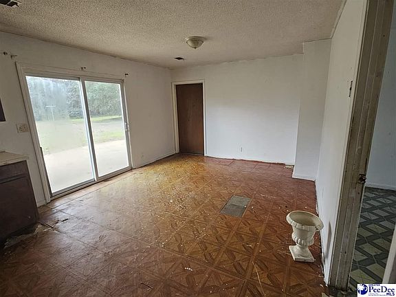 2nd image of 526 Cornelia Dr