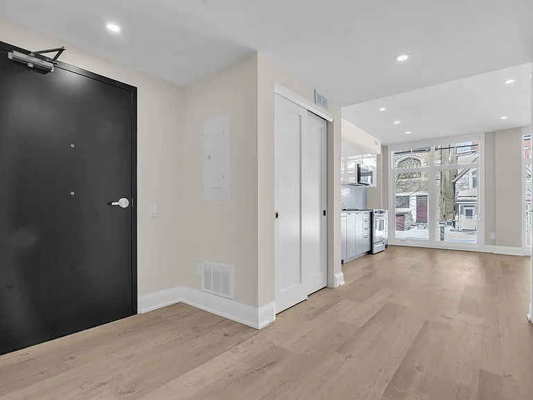58 Florence St — Photo 12