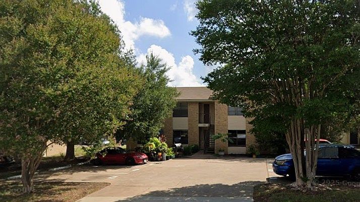 1st image of 407 Summer Ct APT A