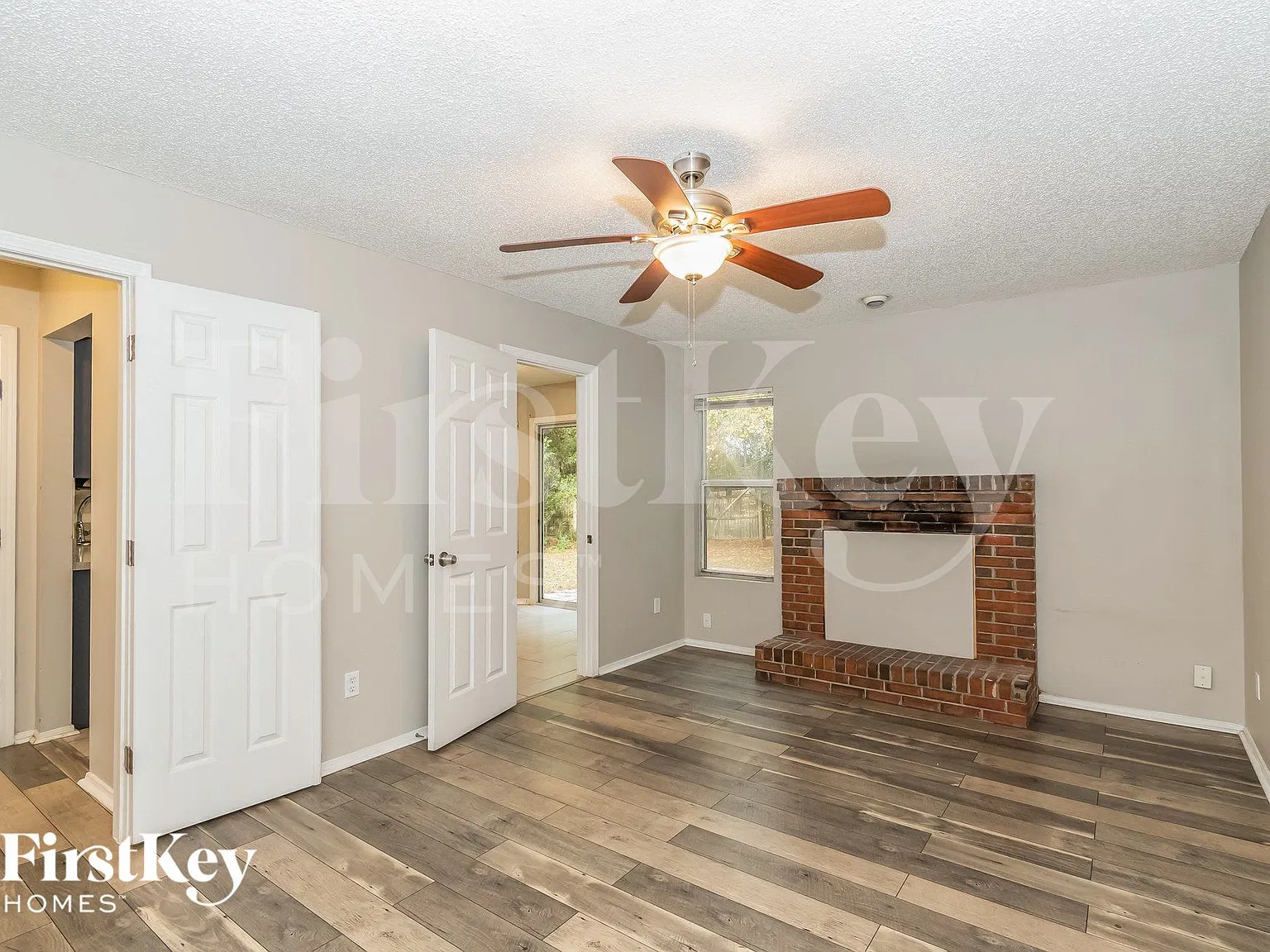 4 bed, 2.5 bath, 1750 sqft, $2,205 — Photo 2