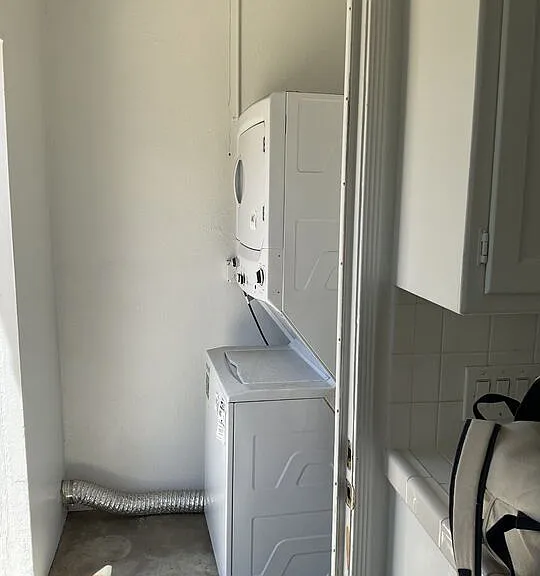 1851 Brockton Ave — Photo 16