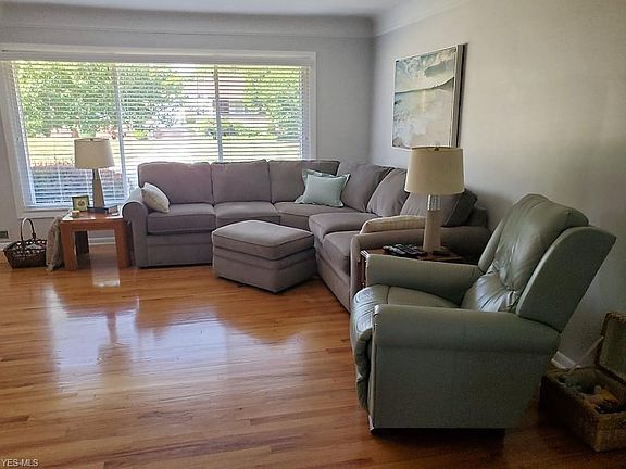 3rd image of 6875 Reid Dr