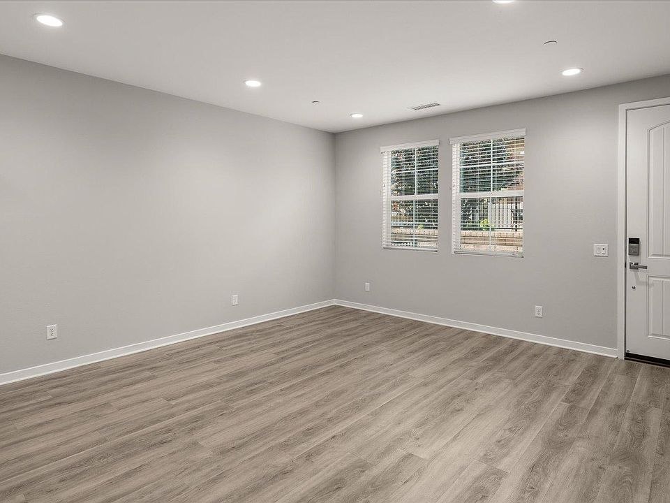 1st image of 28664 Jardineras Dr