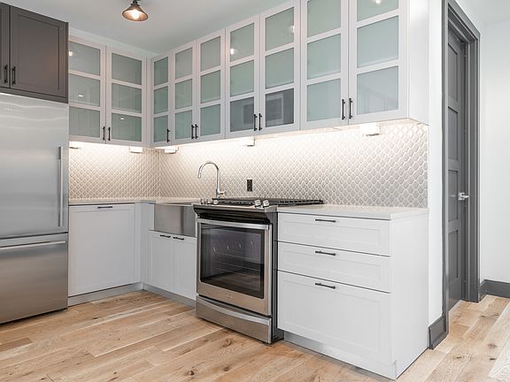 2nd image of 10 Montieth St #669